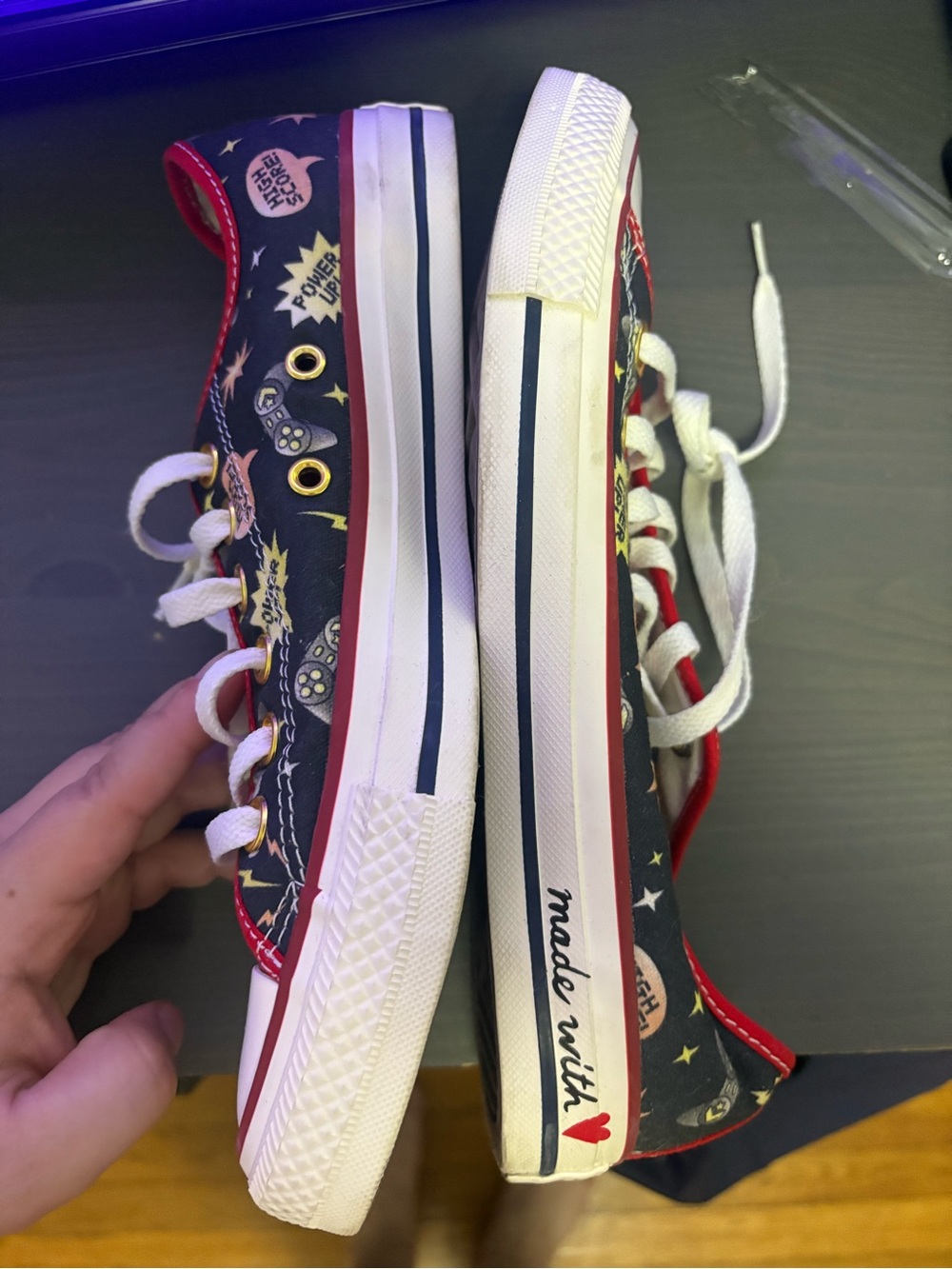Converse - Picture 2 of 7